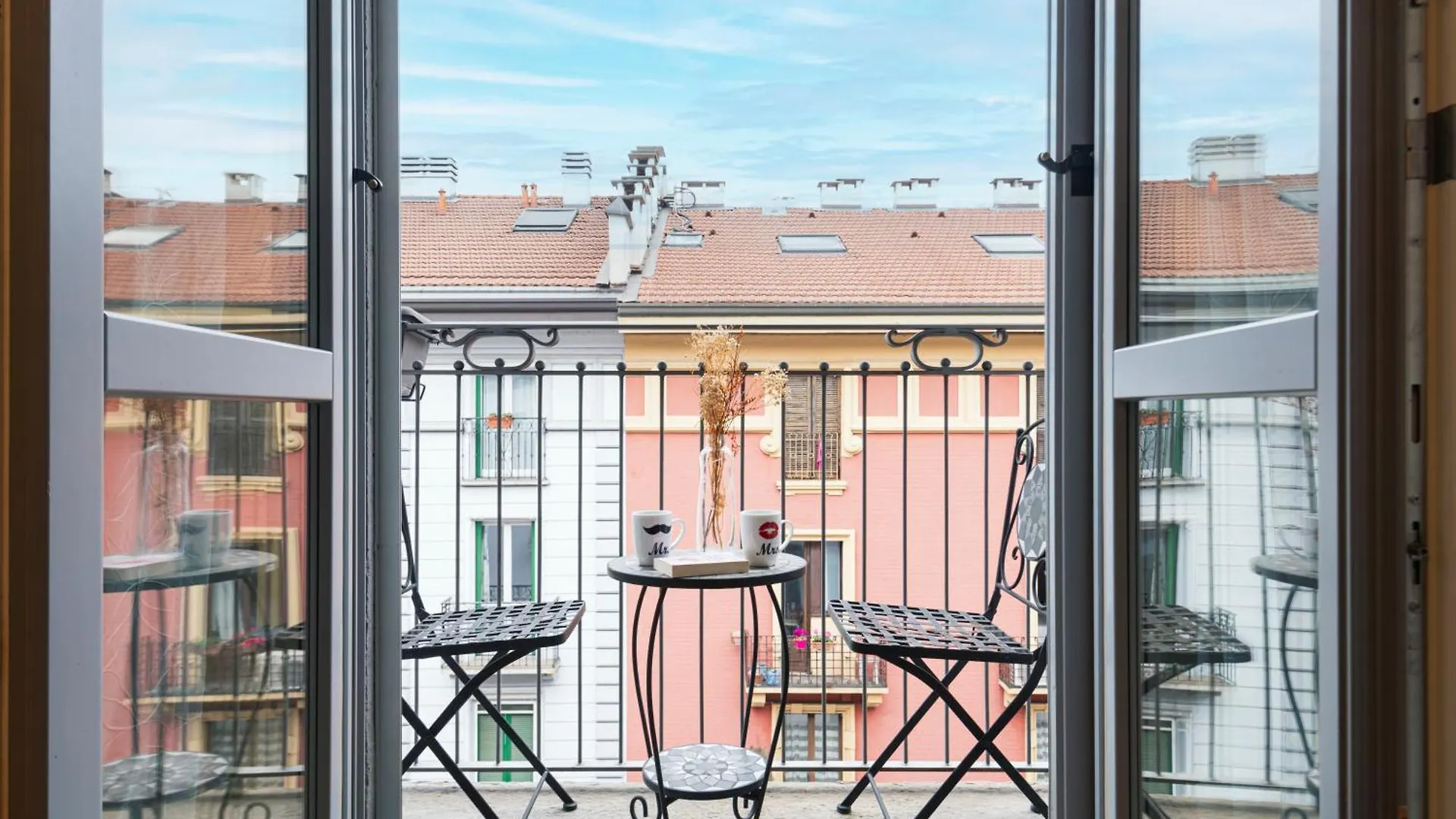 Easylife - Stupendo E Rifinito Appartamento In Zona Navigli contacts